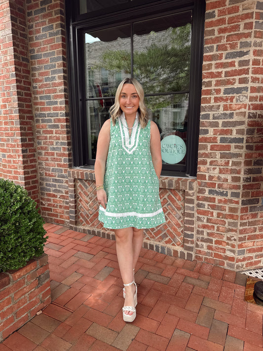 Green Shell Print Sleeveless Shift Dress
