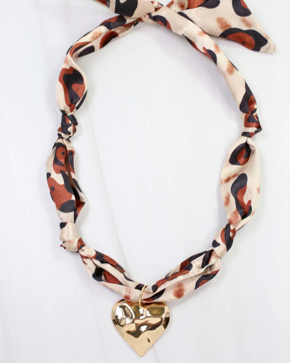 Plaines Heart Charm Scarf Necklace | Leopard