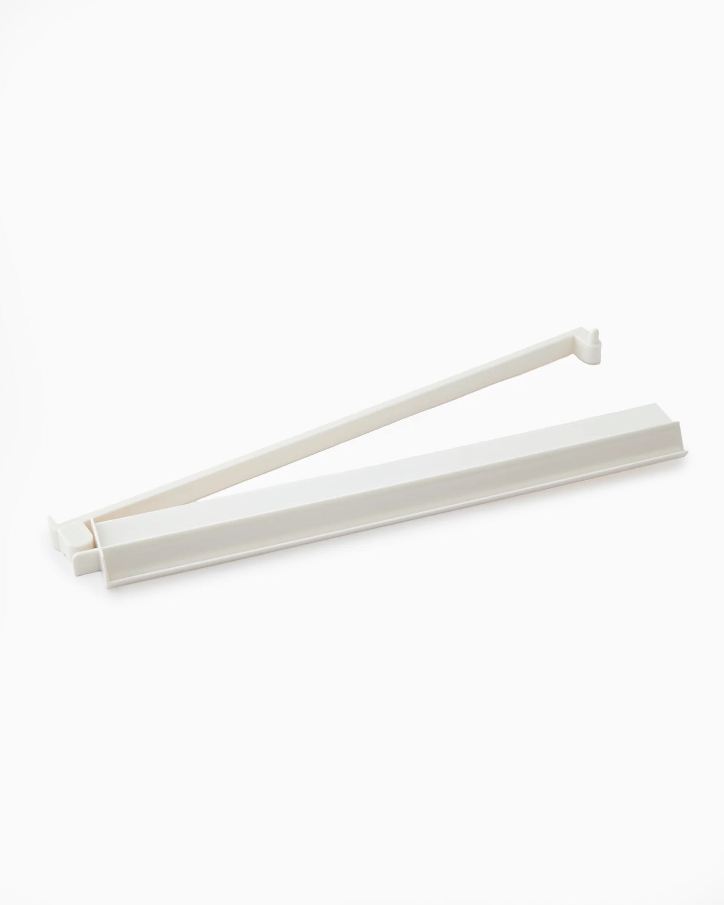 Oh My Mahjong | White Acrylic Rack & Pushers Set