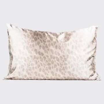 Kitsch Leopard STANDARD Pillowcase